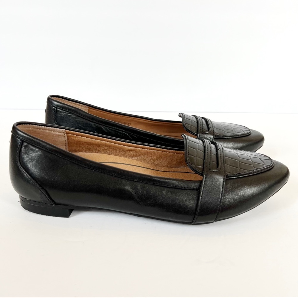 Vionic Black Pointed Toe Flats